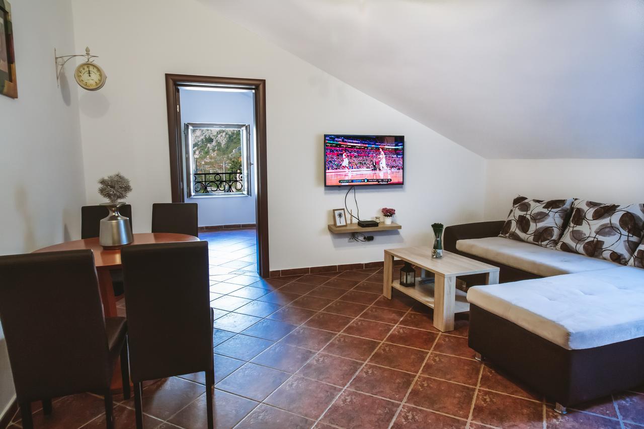 Apartment Atina Kotor Ngoại thất bức ảnh